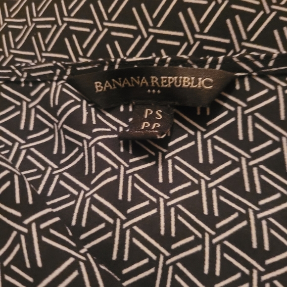 Banana Republic Black and White Line Patterned Top S - Picture 7 of 7
